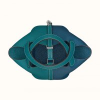 picotin-lock-18-casaque-bag--064427CKAJ-above-3-300-0-1158-1158_b.jpg