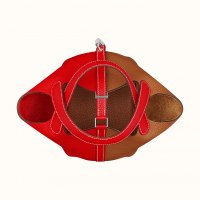 picotin-lock-18-casaque-bag--064427CKAI-above-3-300-0-1158-1158_b.jpg