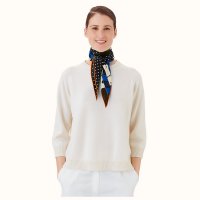 astrologie-nouvelle-a-pois-losange-medium-model--473266S 06-worn-2-50-0-825-825_b.jpg