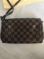 louis-vuitton-105198-1-427471.jpg