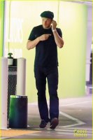 charlie-hunnam-shopping-with-morgana-mcnelis-01.jpg