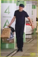 charlie-hunnam-shopping-with-morgana-mcnelis-03.jpg