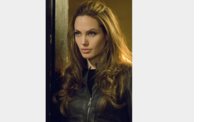 00003jolie.jpg