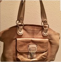 Screenshot_20191006-102049_Poshmark.jpg