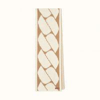 clic-c-est-noue-knit-muffler--522917S 02-flat-1-300-0-579-579_b.jpg