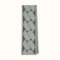 clic-c-est-noue-knit-muffler--522917S 03-flat-1-300-0-579-579_b.jpg