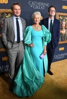 Helen+Mirren+Los+Angeles+Premiere+New+HBO+Vh7iFd5-xJBx.jpg