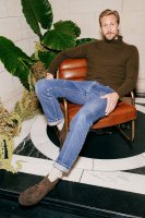 Alex-Esquire-4-Santress.jpg