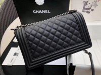 chanel_boy_1571356095_c7a738e7_progressive.jpg