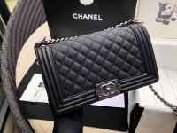 chanel_boy_1571356095_7ad107b8_progressive.jpg