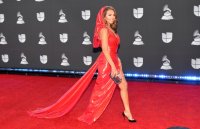 thalia-latingrammys-01.jpeg
