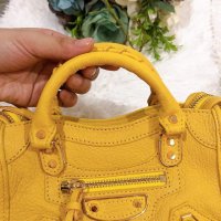 balenciaga_mini_sling_1573094756_3c4884d0_progressive.jpg