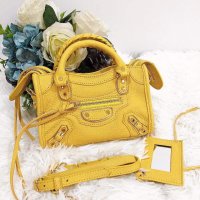 balenciaga_mini_sling_1573094756_27d17cb6_progressive.jpg