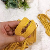 balenciaga_mini_sling_1573094757_7e95cc2b_progressive.jpg