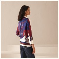chemise-classique-cropped-imprime-brandebourgs-encadre--0E0615D4L5-worn-3-50-0-1200-1200-q99_b.jpg