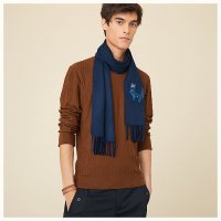 echarpe-space-university--393751T 01-worn-5-50-0-830-830_b.jpg