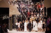 03_Paris_31_rue_Cambon_2019_20_Metiers_d_art_collection_Finale_picture_by_Olivier_Saillant_3.jpg