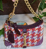 6k20 hamptons houndstooth coin purse clip front.png