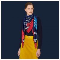 projets-carres-scarf-140--432300S 03-worn-6-50-0-830-830_b.jpg