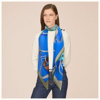 projets-carres-scarf-140--432300S 09-worn-6-50-0-830-830_b.jpg