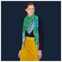 projets-carres-scarf-140--432300S 08-worn-6-50-0-830-830_b.jpg
