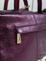 Juliet Midi - Laminato Eggplant Metallic plus Dark Cherry Nappa, gold hw - Indoor 01.jpg