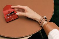 hermes-Lipstick-Case-with-Mirror-768x512.jpg