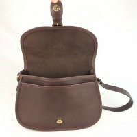 Chelsea Bag magnetic closure.jpg