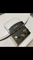 3861E717-A564-4C02-8AF2-DEC67D56755D.png