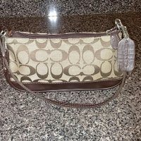 poshmark omariffic fake coach H2H-6094 front.jpg