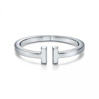 tiffany-tsquare-bracelet-33263422_1011678_ED.jpg