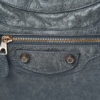 front buckles.jpg