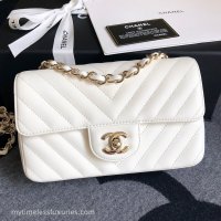 CHANEL_18C_Ivory_Lambskin_Rectangle_Mini_Flap_Bag_Light_Gold_Hw-101__78533.1549249010.jpg