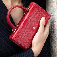 Hermes is BETTER than Louis Vuitton! OR is it? HIGHER price point = Better  QUALITY? #DAISYSILK 