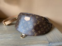 PAUSE or Skip: Louis Vuitton's New Wave Bumbag – PAUSE Online