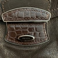 prada 11.jpg