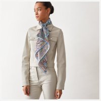 scarf-90--003531S 01-worn-7-50-0-2048-2048.jpg