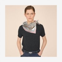 scarf-90--003532S 07-worn-6-300-0-2048-2048.jpg