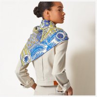 scarf-90--003535S 04-worn-7-50-0-2048-2048.jpg