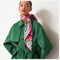 scarf-90--003538S 01-worn-7-50-0-2048-2048.jpg