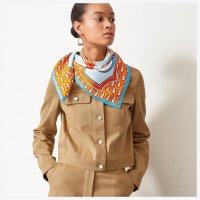 scarf-90--003538S 10-worn-7-50-0-2048-2048.jpg