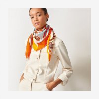 scarf-90--073594S 01-worn-7-300-0-2048-2048.jpg