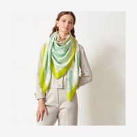 scarf-140--243373S 14-worn-7-300-0-2048-2048.jpg
