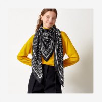 scarf-140--243581S 01-worn-7-300-0-2048-2048.jpg