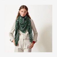 scarf-140--243581S 03-worn-7-300-0-2048-2048.jpg