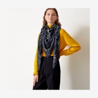 scarf-140--243581S 04-worn-7-300-0-2048-2048.jpg