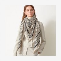 scarf-140--243581S 07-worn-7-300-0-2048-2048.jpg