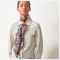 scarf-90--003541S 05-worn-7-50-0-2048-2048.jpg
