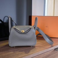 Mini Lindy Etain 01.jpg