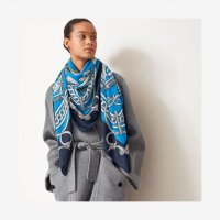 scarf-140--243579S 20-worn-7-300-0-2048-2048.jpg